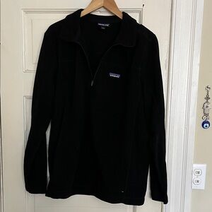 Patagonia Men's Black Fleece Sweater